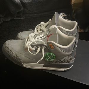 Selling my Jordan cool greys 3s